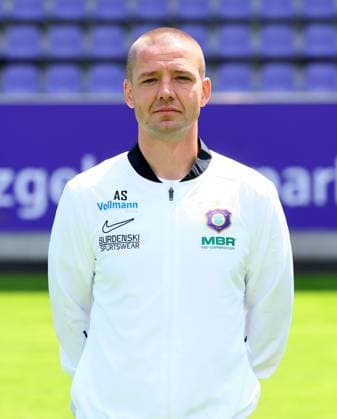 Teampraesentation Erz.Aue 3.Liga Co-Trainer Adam Susac, FC Erzgebirge Aue; 3.Liga, Porträttermin 2025 2026 , Aue, 17.07.2025, Erzgebirgsstadion, Fußball , Nur zur redaktionellen Nutzung. Only editorial use.