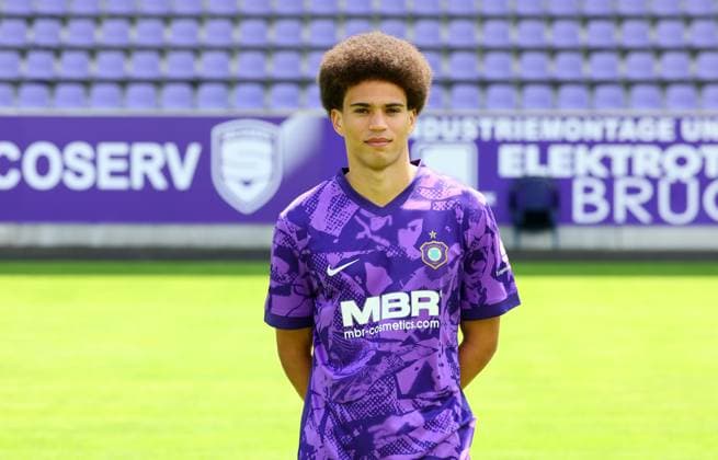 Teampraesentation Erz.Aue 3.Liga Jonah Fabisch, FC Erzgebirge Aue; 3.Liga, Porträttermin 2025 2026 , Aue, 17.07.2025, Erzgebirgsstadion, Fußball , Nur zur redaktionellen Nutzung. Only editorial use.