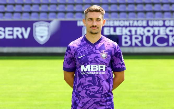Teampraesentation Erz.Aue 3.Liga Julian Guttau, FC Erzgebirge Aue; 3.Liga, Porträttermin 2025 2026 , Aue, 17.07.2025, Erzgebirgsstadion, Fußball , Nur zur redaktionellen Nutzung. Only editorial use.