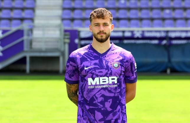 Teampraesentation Erz.Aue 3.Liga Eric Uhlmann, FC Erzgebirge Aue; 3.Liga, Porträttermin 2025 2026 , Aue, 17.07.2025, Erzgebirgsstadion, Fußball , Nur zur redaktionellen Nutzung. Only editorial use.