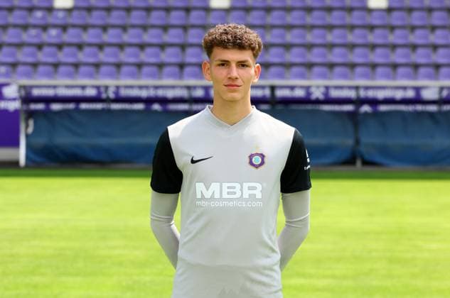 Teampraesentation Erz.Aue 3.Liga Torhüter Theo Kretschmer, FC Erzgebirge Aue; 3.Liga, Porträttermin 2025 2026 , Aue, 17.07.2025, Erzgebirgsstadion, Fußball , Nur zur redaktionellen Nutzung. Only editorial use.