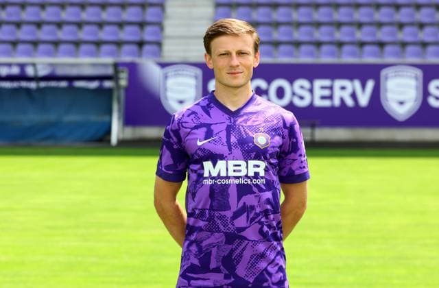 Teampraesentation Erz.Aue 3.Liga Moritz Seiffert, FC Erzgebirge Aue; 3.Liga, Porträttermin 2025 2026 , Aue, 17.07.2025, Erzgebirgsstadion, Fußball , Nur zur redaktionellen Nutzung. Only editorial use.