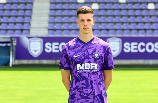 Teampraesentation Erz.Aue 3.Liga Finn Hetzsch, FC Erzgebirge Aue; 3.Liga, Porträttermin 2025 2026 , Aue, 17.07.2025, Erzgebirgsstadion, Fußball , Nur zur redaktionellen Nutzung. Only editorial use.