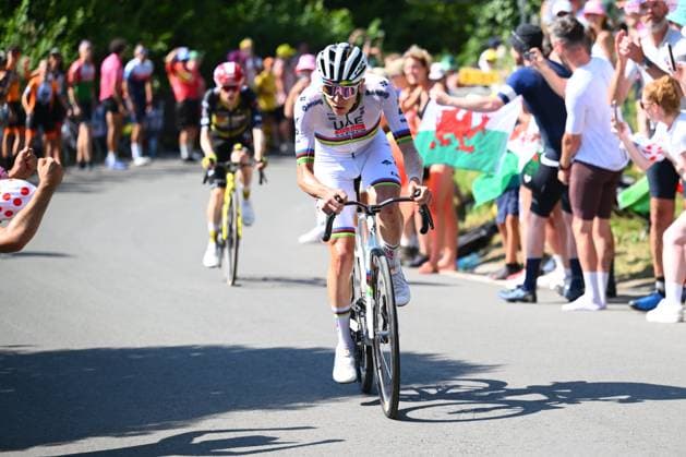 Tour de France 2025 Stage 12 HAUTACAM, FRANCE - JULY 17 : Attack of Pogacar Tadej (SLO) of UAE Team Emirates - XRG, Vingegaard Jonas (DEN) of Team Visma - Lease a Bike during stage 12 of the 112th edition of Tour de France an UCI World Tour 2.UWT cycling road race stage for Men Elite of 181 km with start in Auch and finish in Hautacam on July 17, 2025 in Hautacam, France, 17 07 2025 ( Motordriver Kenny Verfaillie - Hautacam France  Copyright: xVincentxKalutx