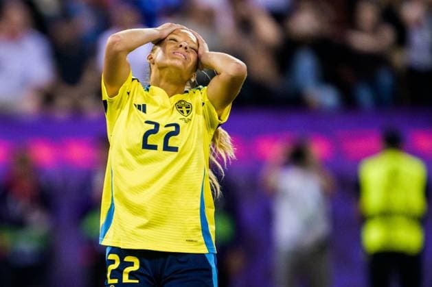 Sport Bilder des Tages 250717 Smilla Holmberg of Sweden looks dejected after missing the decisive penalty during the UEFA Women s Euro 2025 quarterfinal football match between Sweden and England on July 17, 2025 in Zurich. Photo: Ludvig Thunman BILDBYRAN kod LT LT0721 fotboll football soccer fotball fotbolls-em europamästerskap em uefa womens euro uefa womens european football championship womens euro 2025 dam kvinner women kvartsfinal quarterfinal quarterfinals sverige sweden england bbeng depp *** 250717 Smilla Holmberg of Sweden looks dejected after missing the decisive penalty during the UEFA Women s Euro 2025 quarterfinal football match between Sweden and England on July 17, 2025 in Zurich Photo Ludvig Thunman BILDBYRAN code LT LT0721 fotboll football soccer fotballs em europamästerskap em uefa womens euro uefa womens european football championship womens euro 2025 dam kvinner women kvartsfinal quarterfinal quarterfinals sverige sweden england bbeng depp  Copyright: LUDVIGxTHUNMAN BB250717LT168