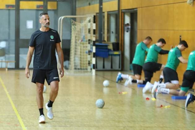 HBL1: Trainingsauftakt des SC DHfK Leipzig, 17.07.25 Athletiktrainer Hagen Pietrek (SC DHfK Leipzig). Handball, DAIKIN HBL, Saison 2025 2026, Trainingsauftakt des SC DHfK Leipzig am 17.07.25 in der Quarterback Immobilien Arena Leipzig Kleine Arena. Copyright: xBEAUTIFULxSPORTS JanxKaeferx