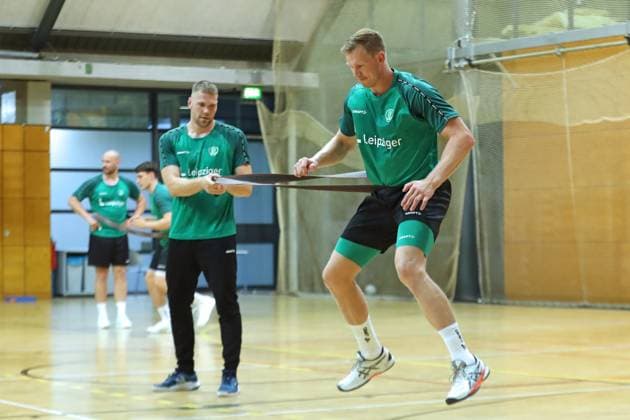 HBL1: Trainingsauftakt des SC DHfK Leipzig, 17.07.25 Adam Lönn (15, SC DHfK Leipzig). Handball, DAIKIN HBL, Saison 2025 2026, Trainingsauftakt des SC DHfK Leipzig am 17.07.25 in der Quarterback Immobilien Arena Leipzig Kleine Arena. Copyright: xBEAUTIFULxSPORTS JanxKaeferx