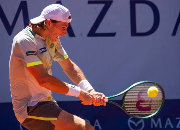 July 18, 2025, Gstaad, Bern, Switzerland: Gstaad Switzerland, 07 18 2025: IGNACIO BUSE of Peru return during quarter-final of EFG Swiss Open Gstaad ATP, Tennis Herren 250 and took place at Roy Emerson Arena in Gstaad, which is located in the famous ski resort of Gstaad and which is located in the Bernese Oberland. Gstaad Switzerland - ZUMAd206 20250718_zip_d206_023 Copyright: xEricxDubostx