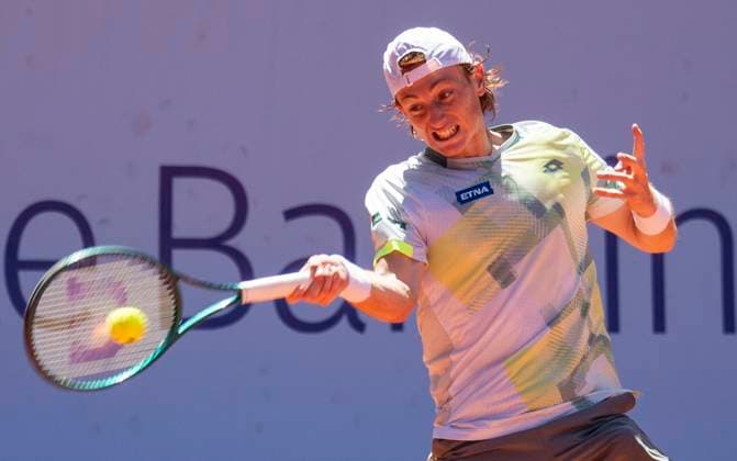 July 18, 2025, Gstaad, Bern, Switzerland: Gstaad Switzerland, 07 18 2025: IGNACIO BUSE of Peru is in action during quarter-final of EFG Swiss Open Gstaad ATP, Tennis Herren 250 and took place at Roy Emerson Arena in Gstaad, which is located in the famous ski resort of Gstaad and which is located in the Bernese Oberland. Gstaad Switzerland - ZUMAd206 20250718_zip_d206_032 Copyright: xEricxDubostx
