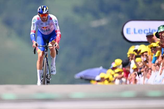Tour de France 2025 Stage 13 PEYRAGUDES, FRANCE - JULY 18 : Meeus Jordi (BEL) of Red Bull BORA - Hansgrohe at the finish line during stage 13 of the 112th edition of Tour de France an UCI World Tour 2.UWT Individual Time Trial stage for Men Elite of 11 km with start in Loudenvielle and finish in Peyragudes on July 18, 2025 in Peyragudes, France, 18 07 2025 ( Motordriver Kenny Verfaillie - Peyragudes France  Copyright: xVincentxKalutx