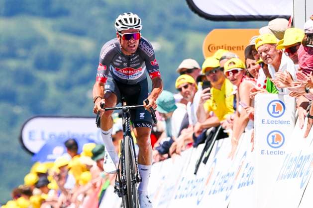 Tour de France 2025 Stage 13 PEYRAGUDES, FRANCE - JULY 18 : Dillier Silvan (CHE) of Alpecin-Deceuninck at the finish line during stage 13 of the 112th edition of Tour de France an UCI World Tour 2.UWT Individual Time Trial stage for Men Elite of 11 km with start in Loudenvielle and finish in Peyragudes on July 18, 2025 in Peyragudes, France, 18 07 2025 ( Motordriver Kenny Verfaillie - Peyragudes France  Copyright: xVincentxKalutx