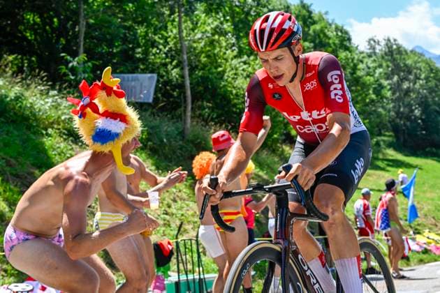 Tour de France 2025 Stage 13 PEYRAGUDES, FRANCE - JULY 18 : during stage 13 of the 112th edition of Tour de France an UCI World Tour 2.UWT Individual Time Trial stage for Men Elite of 11 km with start in Loudenvielle and finish in Peyragudes on July 18, 2025 in Peyragudes, France, 18 07 2025 ( Motordriver Kenny Verfaillie - Peyragudes France  Copyright: xJanxDexMeuleneirx