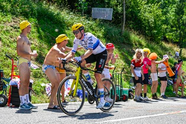 Tour de France 2025 Stage 13 PEYRAGUDES, FRANCE - JULY 18 : Affini Edoardo (ITA) of Team Visma - Lease a Bike in action during stage 13 of the 112th edition of Tour de France an UCI World Tour 2.UWT Individual Time Trial stage for Men Elite of 11 km with start in Loudenvielle and finish in Peyragudes on July 18, 2025 in Peyragudes, France, 18 07 2025 ( Motordriver Kenny Verfaillie - Peyragudes France  Copyright: xJanxDexMeuleneirx