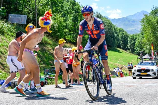 Tour de France 2025 Stage 13 PEYRAGUDES, FRANCE - JULY 18 : Flynn Sean (AUS) of Team Picnic PostNL in action during stage 13 of the 112th edition of Tour de France an UCI World Tour 2.UWT Individual Time Trial stage for Men Elite of 11 km with start in Loudenvielle and finish in Peyragudes on July 18, 2025 in Peyragudes, France, 18 07 2025 ( Motordriver Kenny Verfaillie - Peyragudes France  Copyright: xJanxDexMeuleneirx