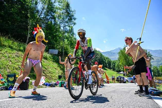 Tour de France 2025 Stage 13 PEYRAGUDES, FRANCE - JULY 18 : Girmay Biniam (ERI) of Intermarche - Wanty in action during stage 13 of the 112th edition of Tour de France an UCI World Tour 2.UWT Individual Time Trial stage for Men Elite of 11 km with start in Loudenvielle and finish in Peyragudes on July 18, 2025 in Peyragudes, France, 18 07 2025 ( Motordriver Kenny Verfaillie - Peyragudes France  Copyright: xJanxDexMeuleneirx