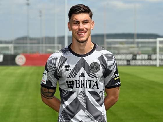 17.07.2025, xjhx, Fussball 3.Liga, SV Wehen Wiesbaden - Fototermin Saison 2025 26, Noah Brdar ; SV Wehen Wiesbaden; 3.Liga, Porträttermin 2025 2026 Wiesbaden