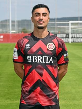17.07.2025, xjhx, Fussball 3.Liga, SV Wehen Wiesbaden - Fototermin Saison 2025 26, Milad Nejad ; SV Wehen Wiesbaden; 3.Liga, Porträttermin 2025 2026 Wiesbaden