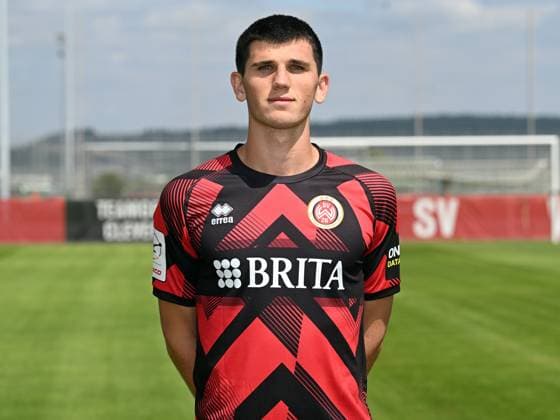 17.07.2025, xjhx, Fussball 3.Liga, SV Wehen Wiesbaden - Fototermin Saison 2025 26, Moritz Flotho ; SV Wehen Wiesbaden; 3.Liga, Porträttermin 2025 2026 Wiesbaden