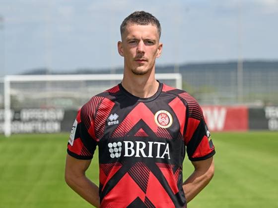 17.07.2025, xjhx, Fussball 3.Liga, SV Wehen Wiesbaden - Fototermin Saison 2025 26, Felix Luckeneder ; SV Wehen Wiesbaden; 3.Liga, Porträttermin 2025 2026 Wiesbaden
