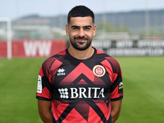 17.07.2025, xjhx, Fussball 3.Liga, SV Wehen Wiesbaden - Fototermin Saison 2025 26, Tarik Gözüsirin; SV Wehen Wiesbaden; 3.Liga, Porträttermin 2025 2026 Wiesbaden