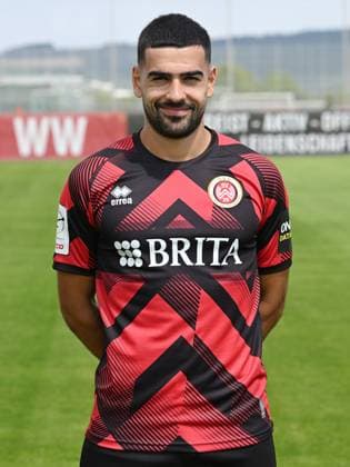 17.07.2025, xjhx, Fussball 3.Liga, SV Wehen Wiesbaden - Fototermin Saison 2025 26, Tarik Gözüsirin; SV Wehen Wiesbaden; 3.Liga, Porträttermin 2025 2026 Wiesbaden