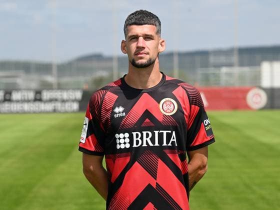 17.07.2025, xjhx, Fussball 3.Liga, SV Wehen Wiesbaden - Fototermin Saison 2025 26, Jordy Gillekens; SV Wehen Wiesbaden; 3.Liga, Porträttermin 2025 2026 Wiesbaden