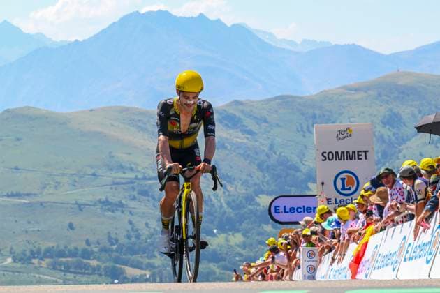 Tour de France 2025 Stage 13 PEYRAGUDES, FRANCE - JULY 18 : Campenaerts Victor (BEL) of Team Visma - Lease a Bike at the finish line during stage 13 of the 112th edition of Tour de France an UCI World Tour 2.UWT Individual Time Trial stage for Men Elite of 11 km with start in Loudenvielle and finish in Peyragudes on July 18, 2025 in Peyragudes, France, 18 07 2025 ( Motordriver Kenny Verfaillie - Peyragudes France  Copyright: xVincentxKalutx