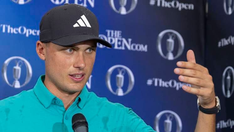 PORTRUSH, NORDIRLAND 20250718 Sveriges Ludvig Aberg möter media efter andra dagens tävling pa fredagen i The Open Golf pa Royal Portrush Golf Club. Foto Christer Höglund TT Kod: 40750 PORTRUSH STORBRITANNIEN x40750x