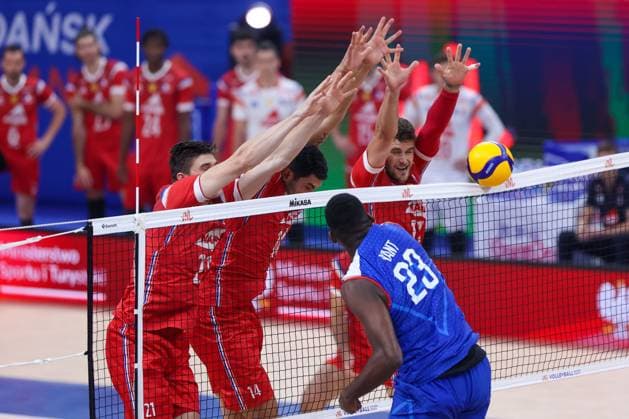 GDANSK 18.07.2025 SIATKOWKA MEZCZYZN LIGA NARODOW 2025 - GRUPA 7 - MECZ: KUBA - FRANCJA --- MENS VOLLEYBALL NATIONS LEAGUE 2025 - POOL 7 WEEK 3 - MATCH IN GDANSK: CUBA - FRANCE THEO FAURE NICOLAS LE GOFF MARLON YANT HERRERA TREVOR CLEVENOT FOT. ANNA KLEPACZKO FOTOPYK NEWSPIX.PL --- newspix.pl POLAND OUT! 