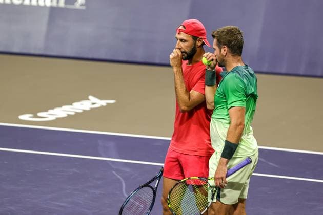 LOS CABOS TENNIS OPEN 2025 LOS CABOS TENNIS OPEN 2025 KRAJICEK GONZALEZ VS CASH TRACY 18072025 LOS CABOS, BAJA CALIFORNIA, MEXICO. Action photo of Austin Krajicek of the USA and Santiago Gonzalez of Mexico during semifinal doubles game of Los Cabos Tennis Open 2025 held at the Grand Stand of the Cabo Sports Complex of Los Cabos, Baja California, Mexico. Foto de accion de Austin Krajicek de Estados Unidos y Santiago Gonzalez de Mexico, durante juego de semifinal de singles en Los Cabos Tennis Open 2025 celebrado en el Estadio Mextenis del Cabo Sports Complex de Los Cabos, Baja California, Mexico. PHOTO BY IMAGENSHOP AGENCIA FOTOGRAFICA LOS CABOS BAJA CALIFORNIA MEXICOI Copyright: xIMAGENSHOPxAGENCIAxFOTOGRAFICAx
