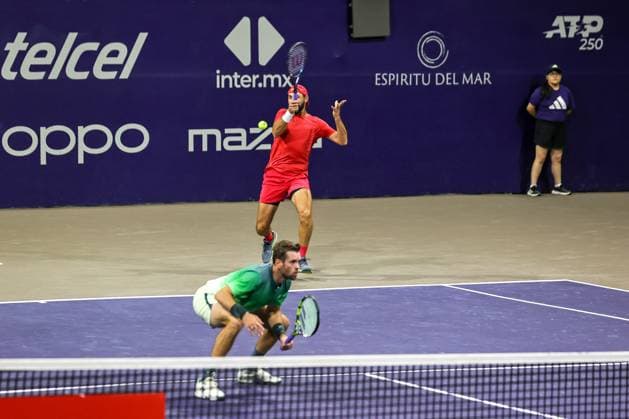 LOS CABOS TENNIS OPEN 2025 LOS CABOS TENNIS OPEN 2025 KRAJICEK GONZALEZ VS CASH TRACY 18072025 LOS CABOS, BAJA CALIFORNIA, MEXICO. Action photo of Austin Krajicek of the USA and Santiago Gonzalez of Mexico during semifinal doubles game of Los Cabos Tennis Open 2025 held at the Grand Stand of the Cabo Sports Complex of Los Cabos, Baja California, Mexico. Foto de accion de Austin Krajicek de Estados Unidos y Santiago Gonzalez de Mexico, durante juego de semifinal de singles en Los Cabos Tennis Open 2025 celebrado en el Estadio Mextenis del Cabo Sports Complex de Los Cabos, Baja California, Mexico. PHOTO BY IMAGENSHOP AGENCIA FOTOGRAFICA LOS CABOS BAJA CALIFORNIA MEXICO Copyright: xIMAGENSHOPxAGENCIAxFOTOGRAFICAx