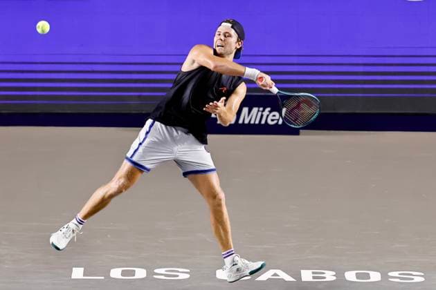 LOS CABOS TENNIS OPEN 2025 LOS CABOS TENNIS OPEN 2025 RUBLEV VS KOVACEVIC 18072025 LOS CABOS, BAJA CALIFORNIA, MEXICO. Action photo of Aleksandar Kovacevic of the USA, during semifinal singles game of Los Cabos Tennis Open 2025 held at the Mextenis Stadium of the Cabo Sports Complex of Los Cabos, Baja California, Mexico. Foto de accion de Aleksandar Kovacevic de Estados Unidos, durante juego de semifinal de singles en Los Cabos Tennis Open 2025 celebrado en el Estadio Mextenis del Cabo Sports Complex de Los Cabos, Baja California, Mexico. PHOTO BY IMAGENSHOP AGENCIA FOTOGRAFICA LOS CABOS BAJA CALIFORNIA MEXICO Copyright: xIMAGENSHOPxAGENCIAxFOTOGRAFICAx