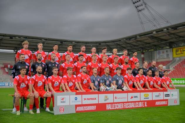 Hallescher FC, Mannschaft, Teamfoto, Portraets, Spielerfoto, Fussball, RL Nordost, Saison 2025 26, 17.07.2025 Halle Leuna Chemie Stadion ST Deutschland