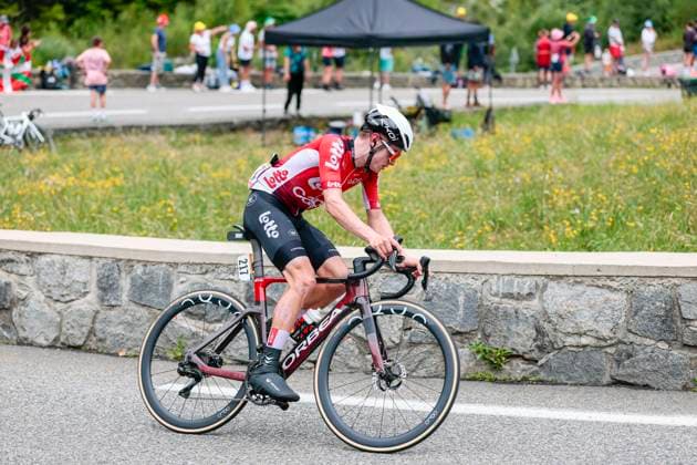 Tour de France 2025 Stage 14 LUCHON SUPERBAGNERES, FRANCE - JULY 19 : Van Eetvelt Lennert (BEL) of Lotto in action during stage 14 of the 112th edition of Tour de France an UCI World Tour 2.UWT cycling road race stage for Men Elite of 183 km with start in Pau and finish in Luchon Superbagneres on July 19, 2025 in Luchon Superbagneres, France, 19 07 2025 ( Motordriver Kenny Verfaillie - Luchon Superbagneres France  Copyright: xLucaxBettinix