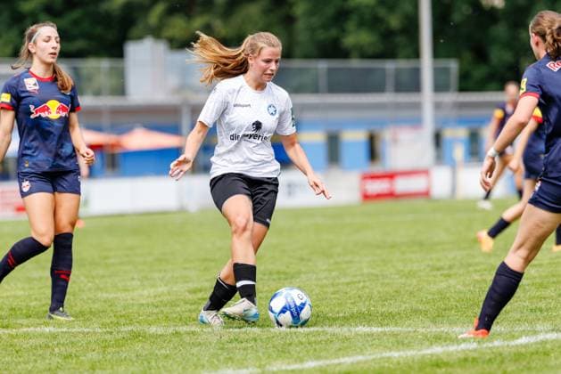 Sophie Marten (23, FFC Wacker München) beim Spiel FFC Wacker München v FC Red Bull Salzburg, Fußball, Frauen, Regionalliga Süd, 2025 2026, Testspiel am 19.07.2025 in Fürstenfeldbruck, Stadion a. d. Klosterstraße. Bayern Deutschland
