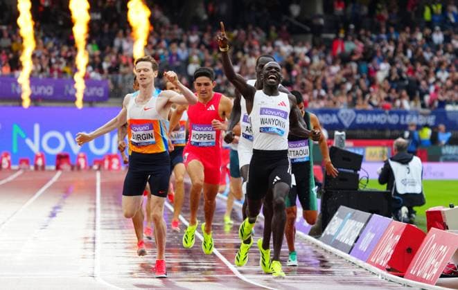 Sport Bilder des Tages Emmanuel Wanyonyi wins the 800m in a new meet record Novuna Diamond League, Athletics, London Stadium, London, UK - 19 Jul 2025London London Stadium United Kingdom  Copyright: xJavierxGarcia Shutterstockx 15403611h