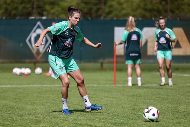 Rieke Dieckmann (SV Werder Bremen, 22) bei einer Trainingsübung, 19.07.2025, Bremen (Deutschland), Fussball, Google Pixel Frauen-Bundesliga, Training SV Werder Bremen