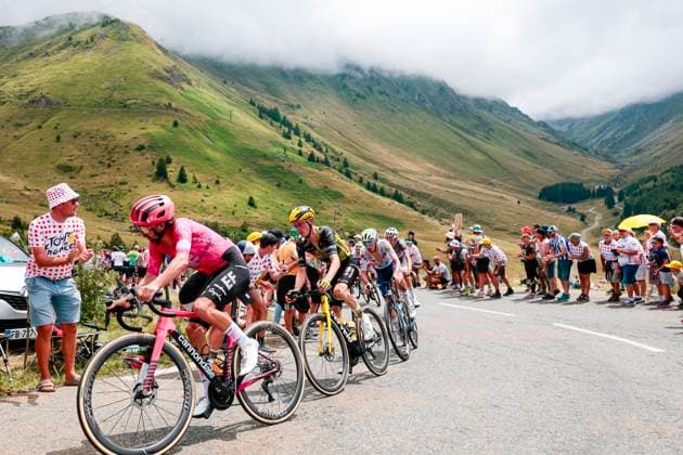 Tour de France 2025 Stage 14 LUCHON SUPERBAGNERES, FRANCE - JULY 19 : Healy Ben (IRL) of EF Education - EasyPost in action during stage 14 of the 112th edition of Tour de France an UCI World Tour 2.UWT cycling road race stage for Men Elite of 183 km with start in Pau and finish in Luchon Superbagneres on July 19, 2025 in Luchon Superbagneres, France, 19 07 2025 ( Motordriver Kenny Verfaillie - Luchon Superbagneres France  Copyright: xLucaxBettinix