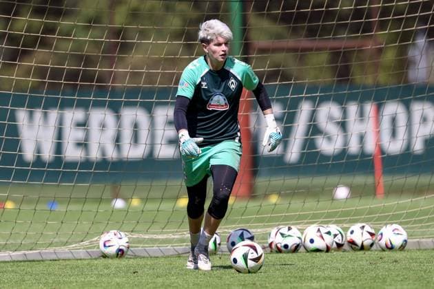 Vanessa Fischer (Torhüterin, Torwart, SV Werder Bremen, 30) bei einer Trainingsübung, 19.07.2025, Bremen (Deutschland), Fussball, Google Pixel Frauen-Bundesliga, Training SV Werder Bremen