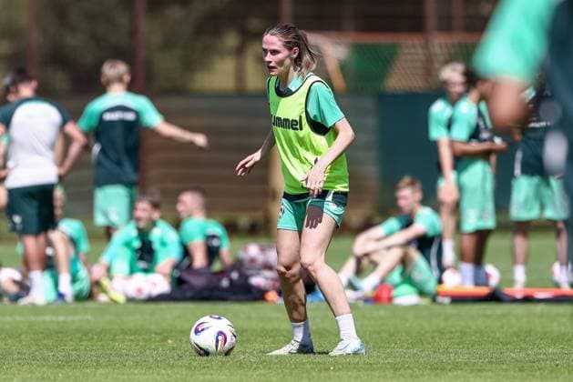 Reena Wichmann (SV Werder Bremen, 6) bei einer Trainingsübung, 19.07.2025, Bremen (Deutschland), Fussball, Google Pixel Frauen-Bundesliga, Training SV Werder Bremen