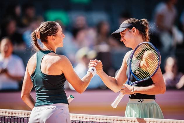 Tennis Frauen MSC Hamburg Ladies Open WTA, Tennis Damen 250 Anna Bondar (HUN) vs. Kaja Juvan (SVN) 19.07.2025 v.l. Kaja Juvan und Anna Bondar Handschlag nach dem Spiel Hamburg Tennisstadion am Rothenbaum Hamburg Deutschland