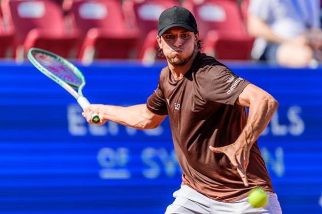 250719 Luciano Darderi of Italy competes in a singels semifinal tennis match during day 7 of the Nordea Open on July 19, 2025 in Bastad. Photo: Mathilda Schuler BILDBYRAN kod MA MA0848 tennis ATP, Tennis Herren 250 nordea open bbeng semifinal Copyright: MATHILDAxSCHULER BB250719MA044