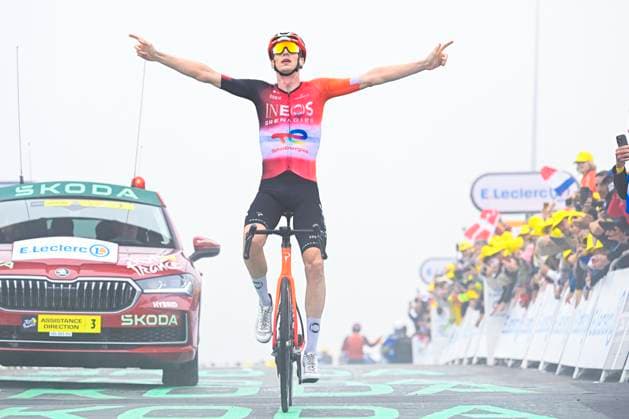 Sport Bilder des Tages Tour de France 2025 Stage 14 LUCHON SUPERBAGNERES, FRANCE - JULY 19 : Arensman Thymen (NED) of INEOS Grenadiers celebrating his victory during stage 14 of the 112th edition of Tour de France an UCI World Tour 2.UWT cycling road race stage for Men Elite of 183 km with start in Pau and finish in Luchon Superbagneres on July 19, 2025 in Luchon Superbagneres, France, 19 07 2025 ( Motordriver Kenny Verfaillie - Luchon Superbagneres France  Copyright: xJanxDexMeuleneirx
