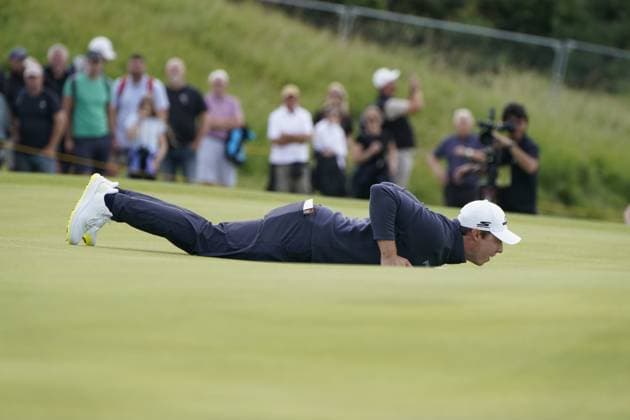 The 153rd Open Championship 2025 Matthew Fitzpatrick on the green lies down to read the putt On the 1st hole In action on the 3rd day TheÊ153rd Open Championship, Royal Portrush Golf Club (Dunluce Links) in Portrush, County Antrim, Northern Ireland, from Thursday, 17 July to Sunday, 20 July 2025. Copyright: xMarkxNewcombex