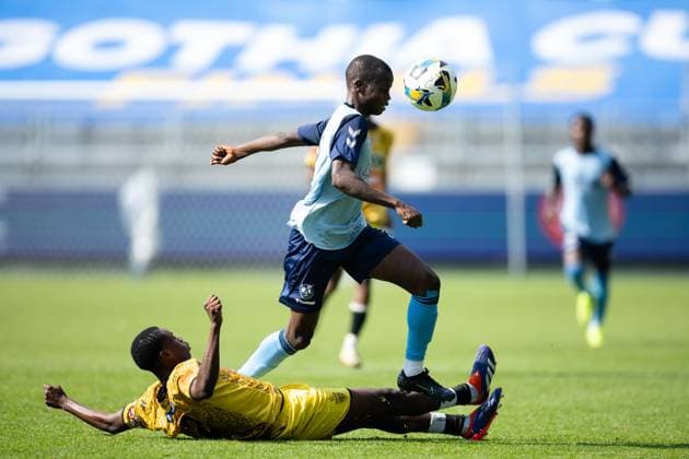 250719 Kamp om bollen under Boys 17 finalen i Gothia Cup mellan ASEC Mimosas och Beyond Limits den 19 juli 2025 i Göteborg. *** 250719 Fight for the ball during the Boys 17 final in Gothia Cup between ASEC Mimosas and Beyond Limits on July 19, 2025 in Gothenburg  Copyright: MICHAELxERICHSEN BB250719MI051