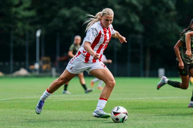 Testspiel: 1.FC Köln- OH Leuven; 19.07.2025 Julia Schiffarth (1. FC Köln, 22) am Ball beim Testspiel: 1.FC Köln- OH Leuven; Köln, Geißbockheim am 19.07.2025 Copyright: xBEAUTIFULxSPORTS Freisenx