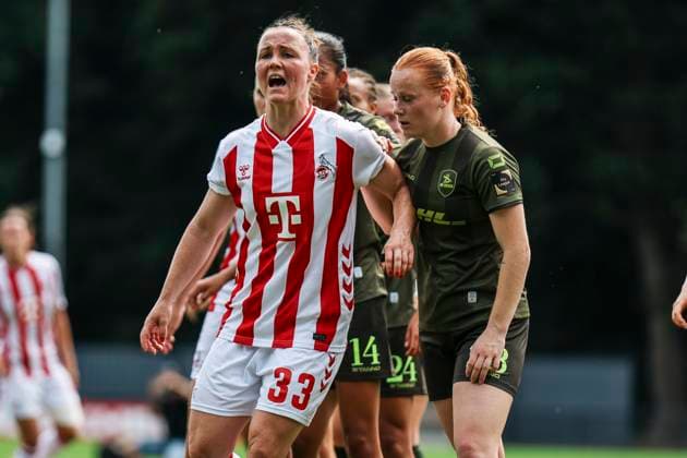 Testspiel: 1.FC Köln- OH Leuven; 19.07.2025 Marina Hegering (1. FC Köln, 33) im Zweikampf mit Manon Van Raay (OH Leuven Women, 28) beim Testspiel: 1.FC Köln- OH Leuven; Köln, Geißbockheim am 19.07.2025 Copyright: xBEAUTIFULxSPORTS Freisenx