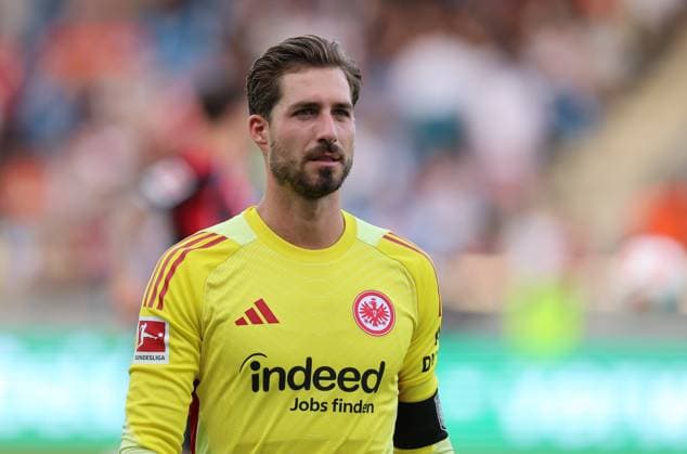 19.07.2025, Fussball Testspiel, FSV Frankfurt - Eintracht Frankfurt, emonline, emspor, v.l., Torwart Kevin Trapp (Eintracht Frankfurt) DFL DFB REGULATIONS PROHIBIT ANY USE OF PHOTOGRAPHS AS IMAGE SEQUENCES AND OR QUASI-VIDEO. xdcx *** 19 07 2025, Soccer Test Match, FSV Frankfurt Eintracht Frankfurt, emonline, emspor, v l , Goalkeeper Kevin Trapp Eintracht Frankfurt DFL DFB REGULATIONS PROHIBIT ANY USE OF PHOTOGRAPHS AS IMAGE SEQUENCES AND OR QUASI VIDEO xdcx Copyright: HMBxMedia Claus