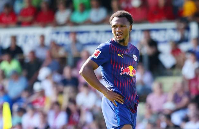 Meuselwitz - RB Leipzig Testspiel Meuselwitz, 19.07.2025, bluechip-Arena, Fußball, Männer, Testspiel , ZFC Meuselwitz (Regionalliga) vs. RB Leipzig (Bundesliga) 0:3 (0:2) , Im Bild: Lois Openda (11, RB Leipzig) ,