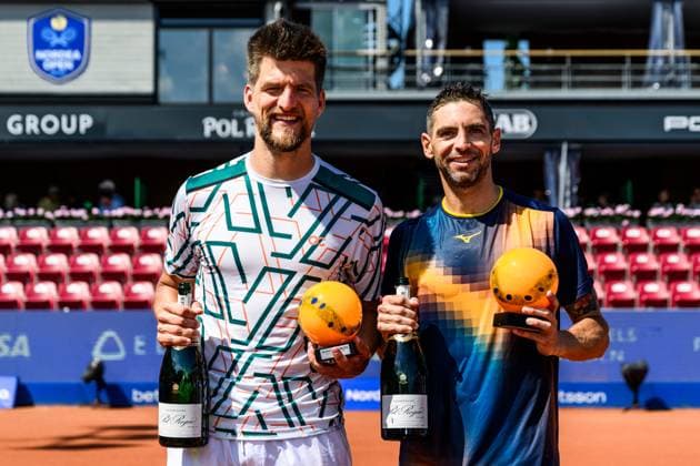 250720 Sander Arends of Netherlands and Guido Andreozzi of Argentina celebrate after the doubles final tennis match during day 8 on July 20, 2025 in Bastad. Photo: Mathilda Schuler BILDBYRAN kod MA MA0849 tennis ATP, Tennis Herren 250 nordea open bbeng jubel Copyright: MATHILDAxSCHULER BB250720MA035
